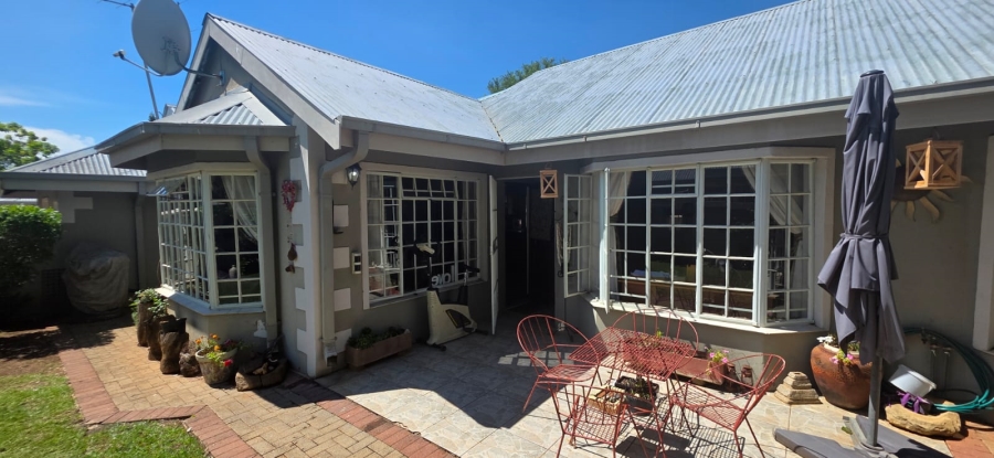 3 Bedroom Property for Sale in Kannoniers Park North West